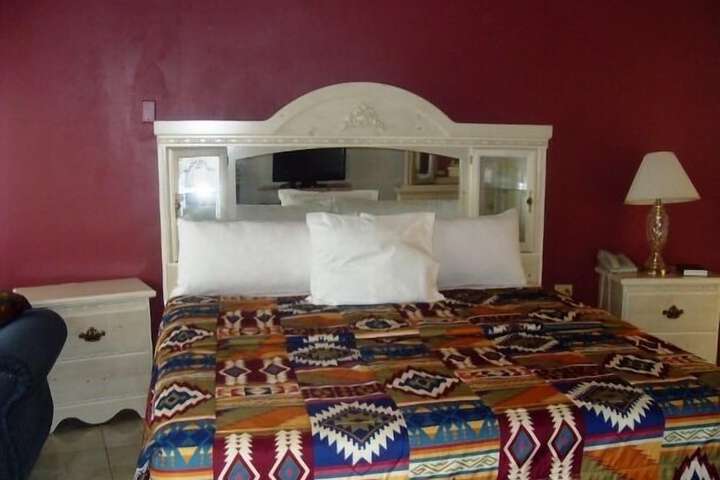 Room 5 of 33