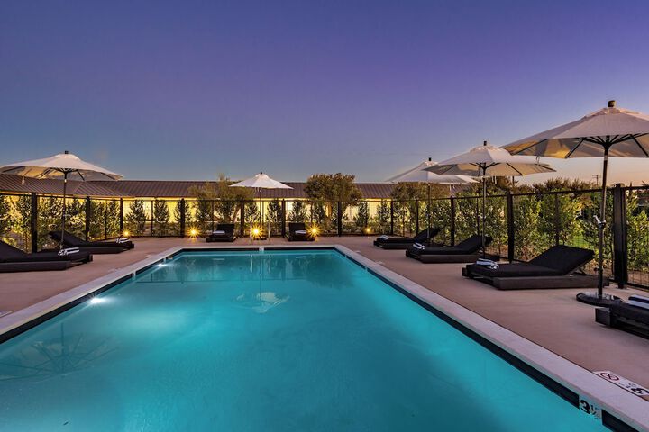 Pool 15 of 33