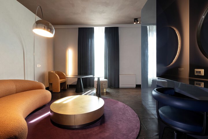 Room 16 of 26