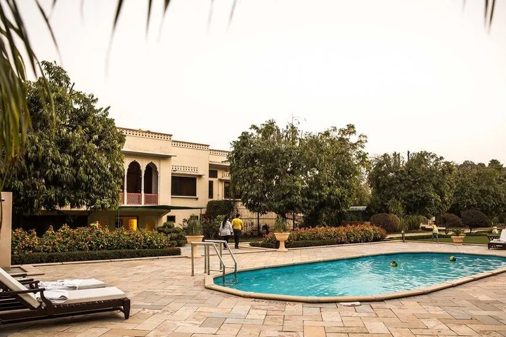 Pool 16 of 48