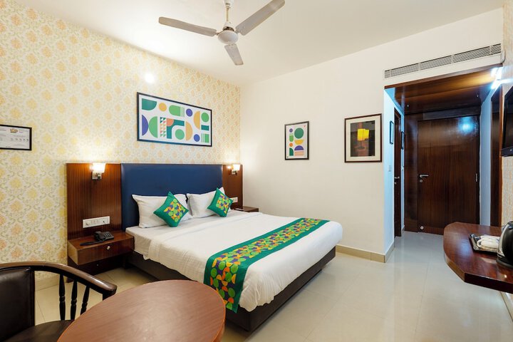 Room 14 of 37