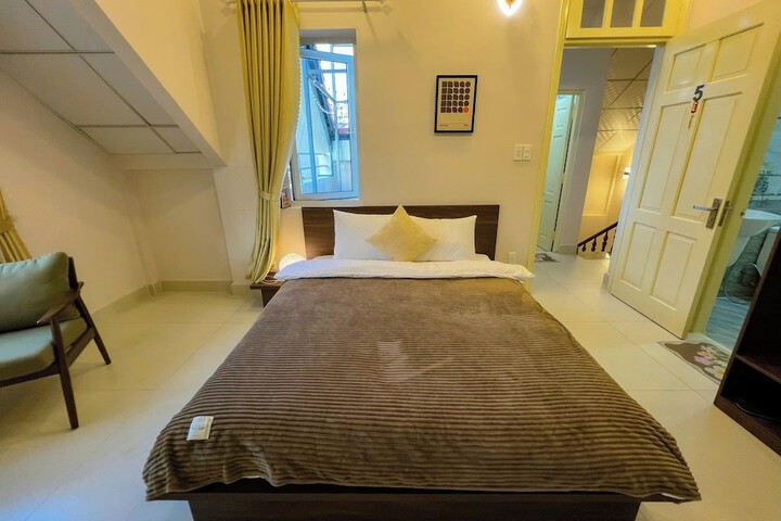 Room 6 of 101