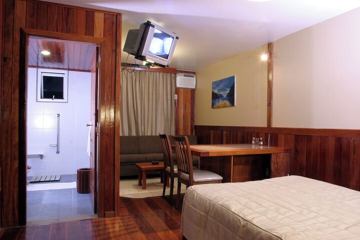 Room 5 of 42