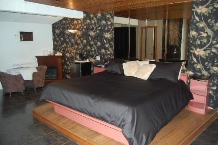 Room 16 of 51