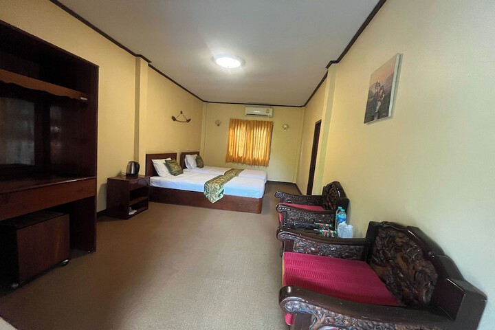 Room 6 of 71