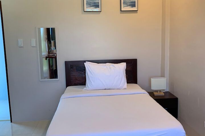 Room 4 of 26