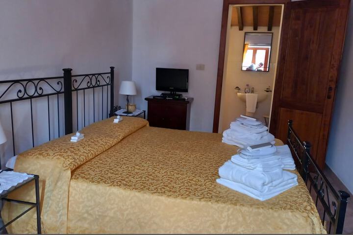Room 3 of 24