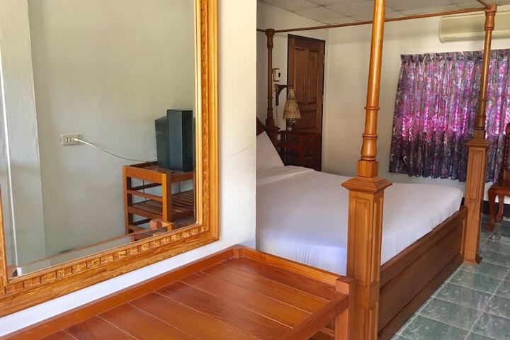 Room 12 of 63