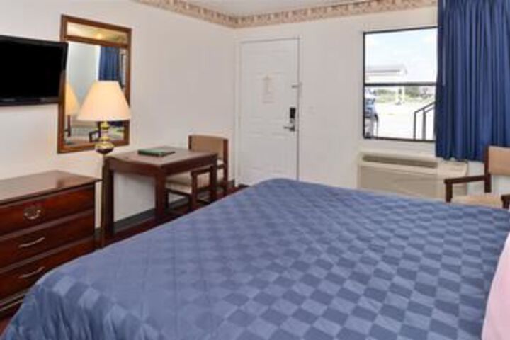 Room 9 of 27