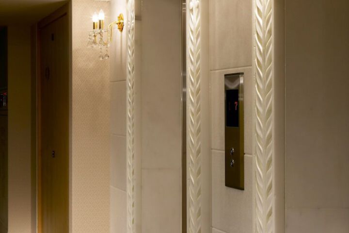 Ballroom/Hall 195 of 216