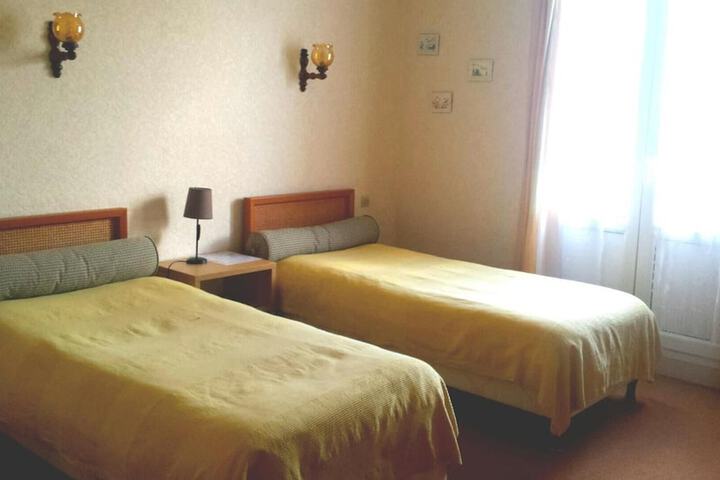 Room 29 of 53