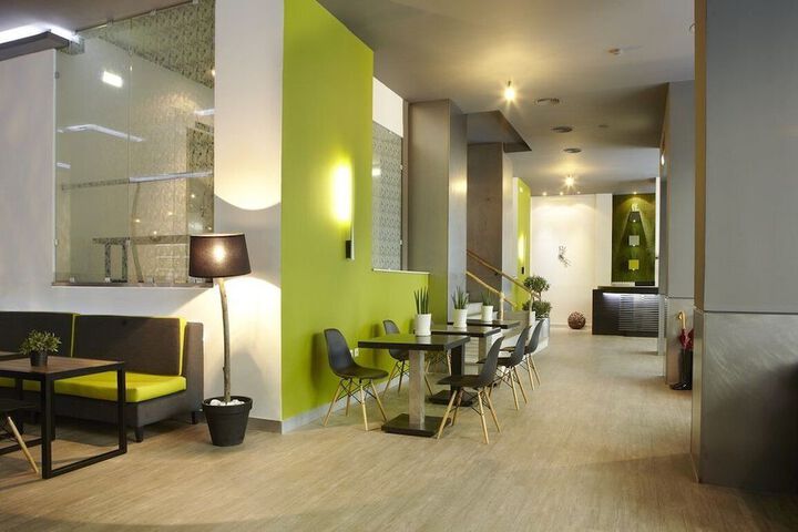 Entrance & Lobby