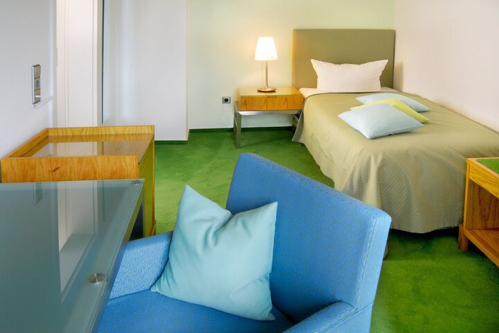 Room 7 of 61