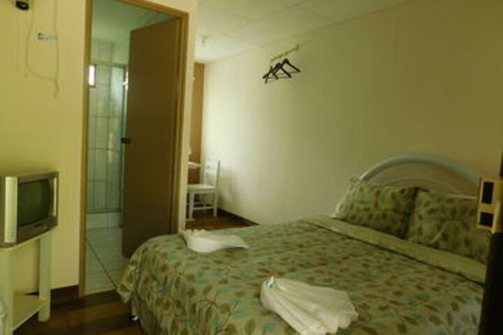 Room 48 of 84