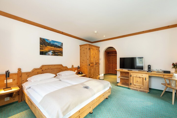 Room 5 of 72