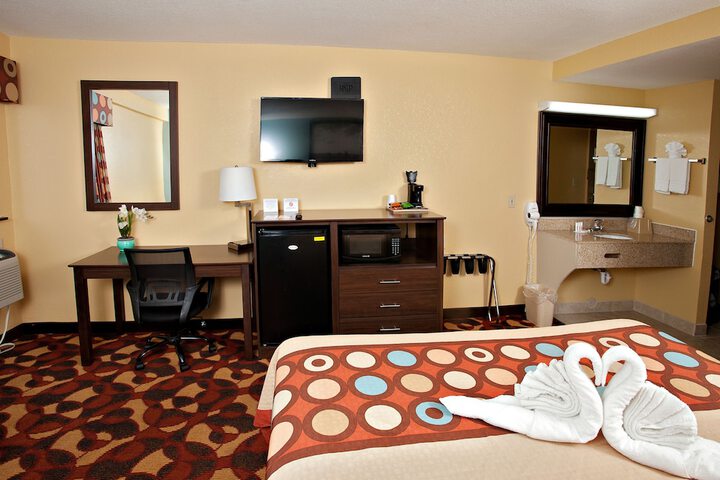 1 King Bed (24 of 45)