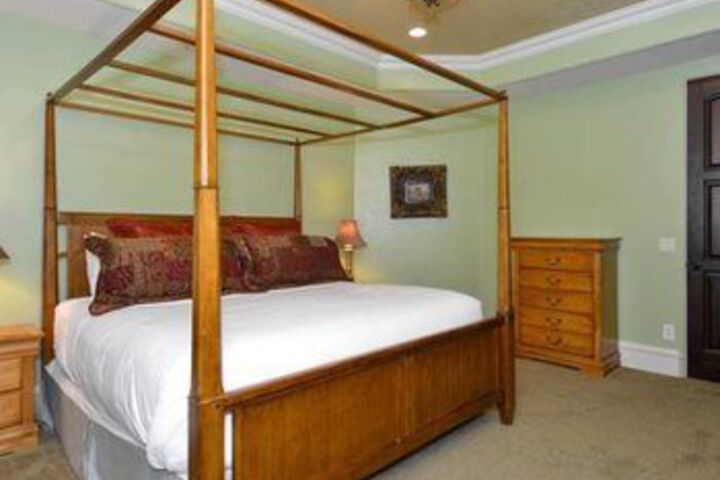 Room 65 of 150