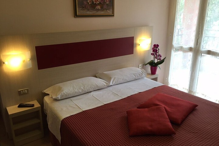Room 4 of 44