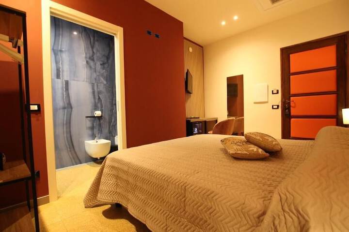 Room 2 of 35