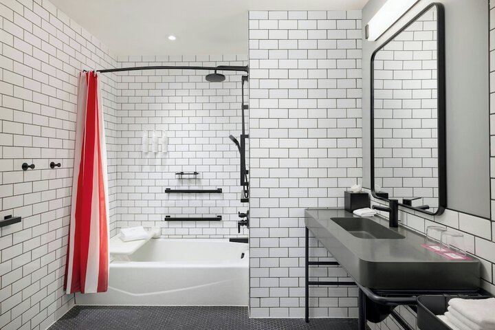 Room 20 of 39