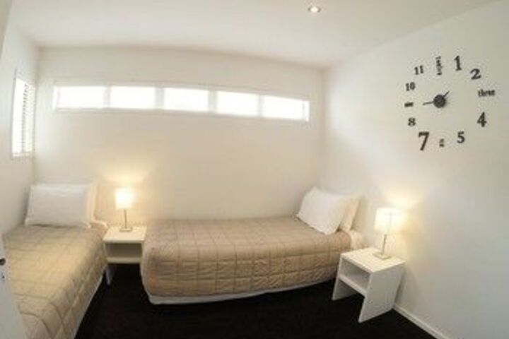 Room 8 of 23