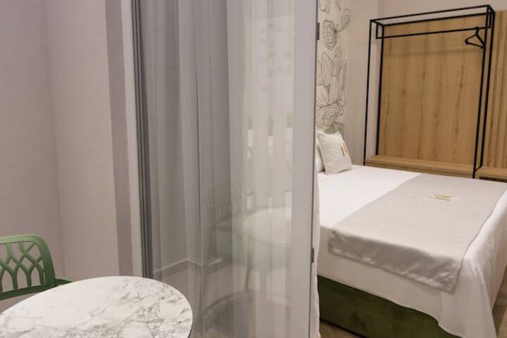 Room 82 of 249