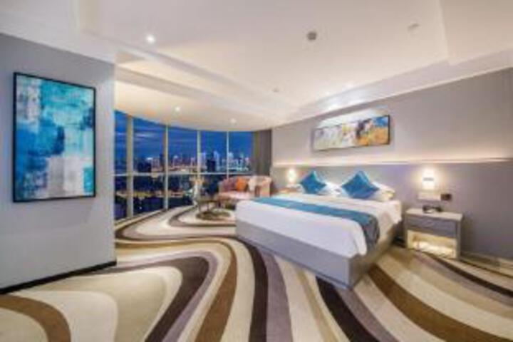 Room 5 of 7