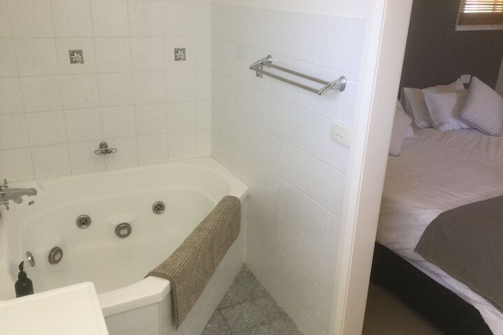 Room 10 of 20