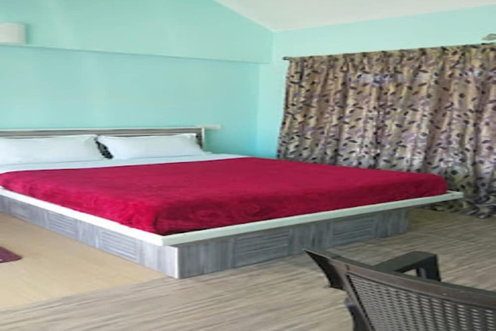 Room 2 of 10