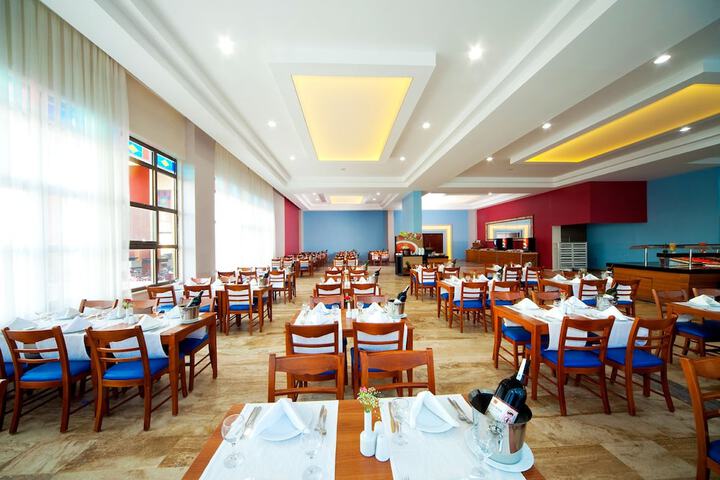 Dining 72 of 108