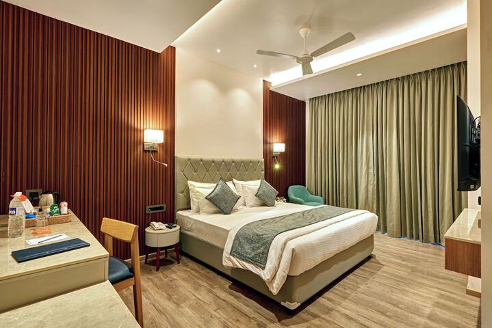 Room 9 of 31
