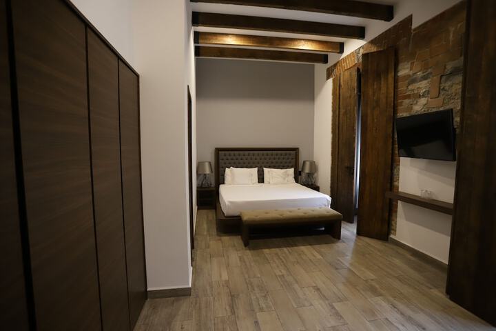 Room 10 of 31