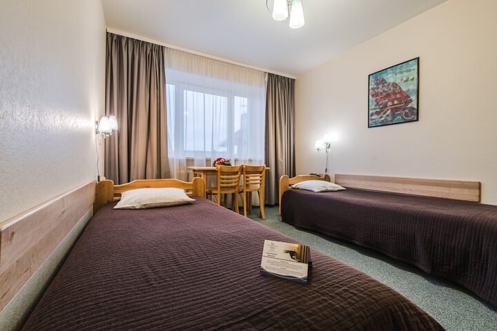 Room 32 of 61