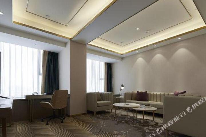 Huazhong Hotel