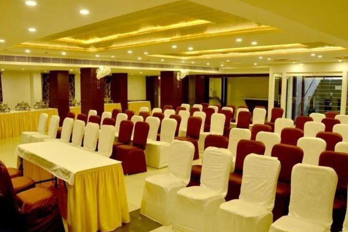 Ballroom/Hall 26 of 33