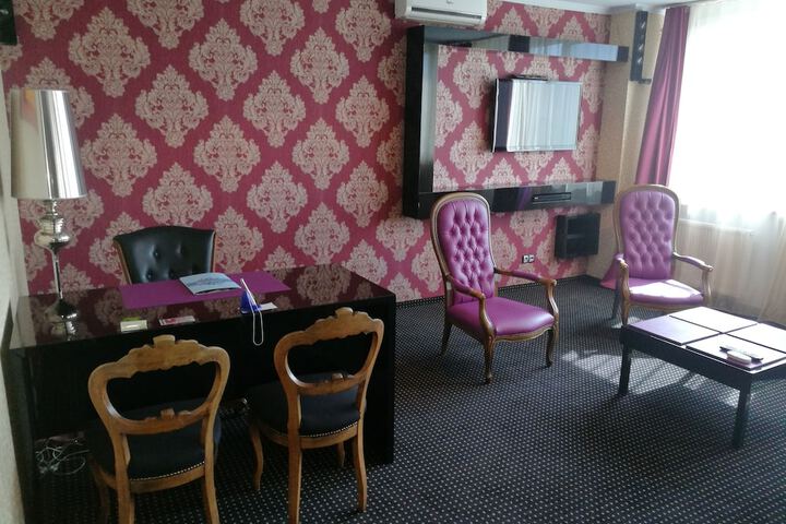 Room 15 of 60