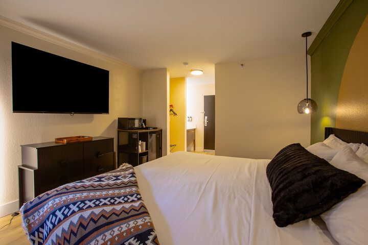 Room 10 of 126