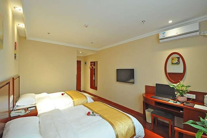 Room 17 of 50