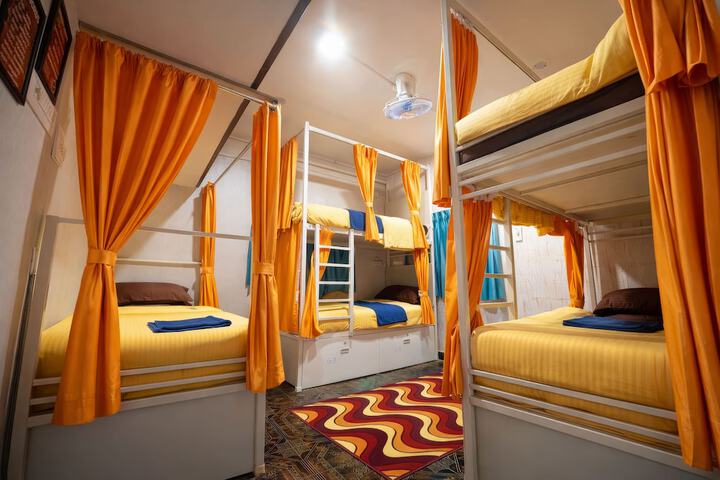 Room 4 of 34