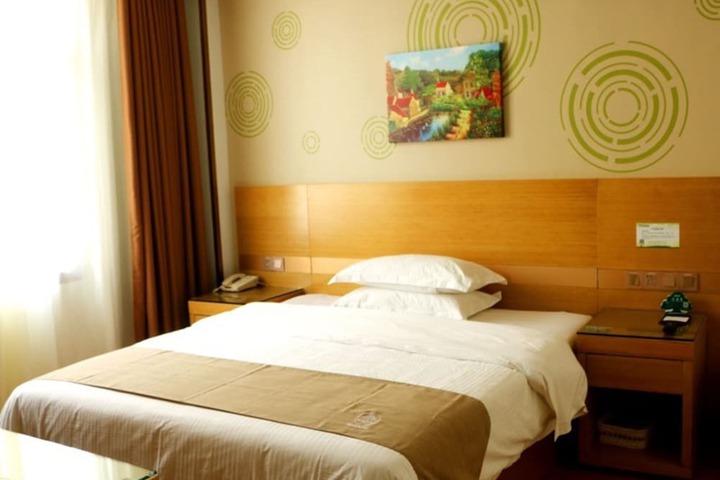 Room 10 of 38