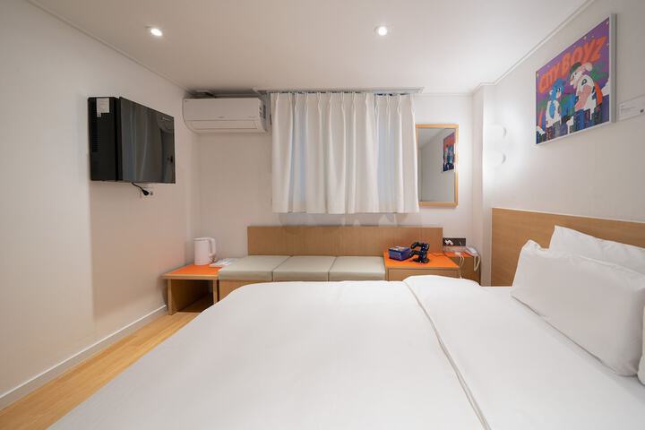 Room 79 of 100