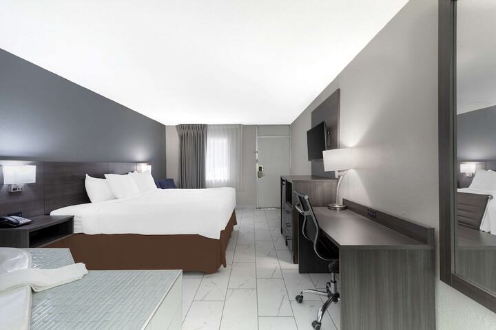 Standard King Bed Sofa (9 of 14)