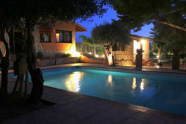 Hotel with Pool