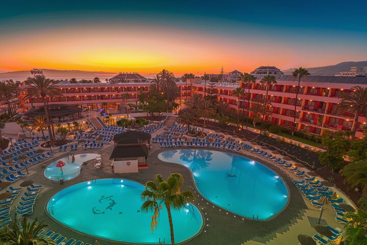 Pool Hotel
