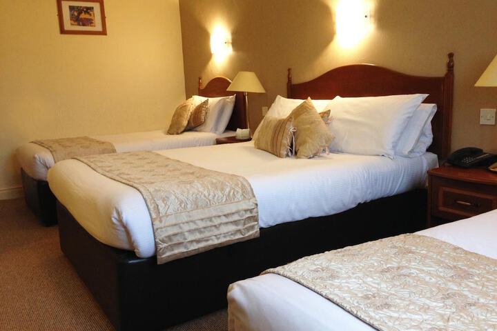 Room 16 of 28