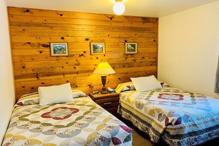 Room 6 of 32