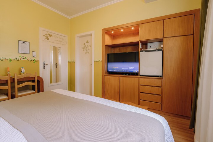 Room 50 of 95