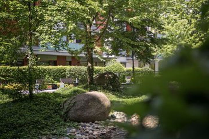 Hotel Exterior 9 of 28