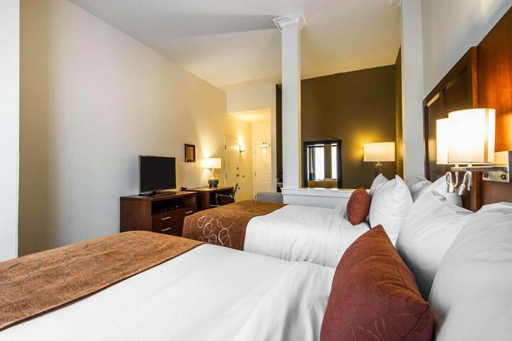 2 Double Beds (6 of 8)