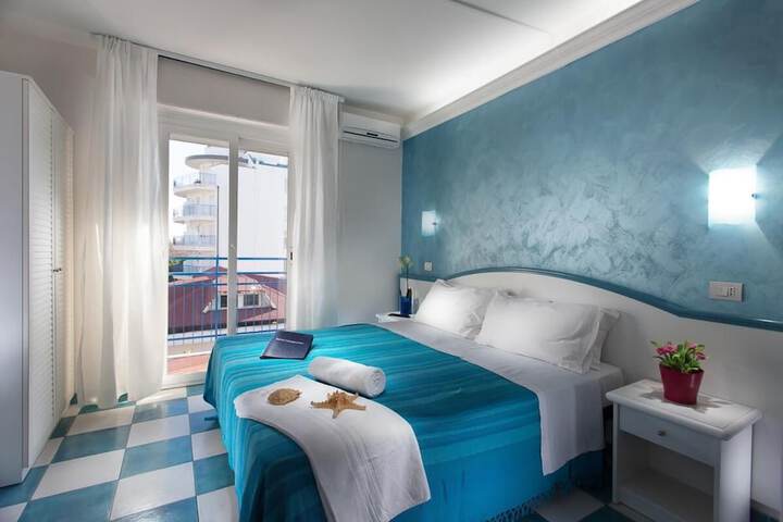 Room 10 of 30